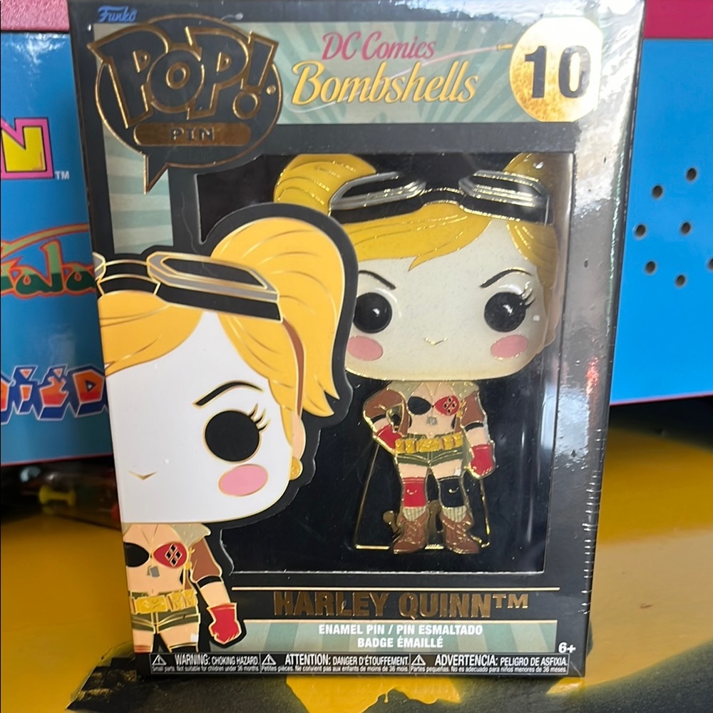 Funko DC Comics Bombshells Harley Quinn Pop! Pin - Black and Gold